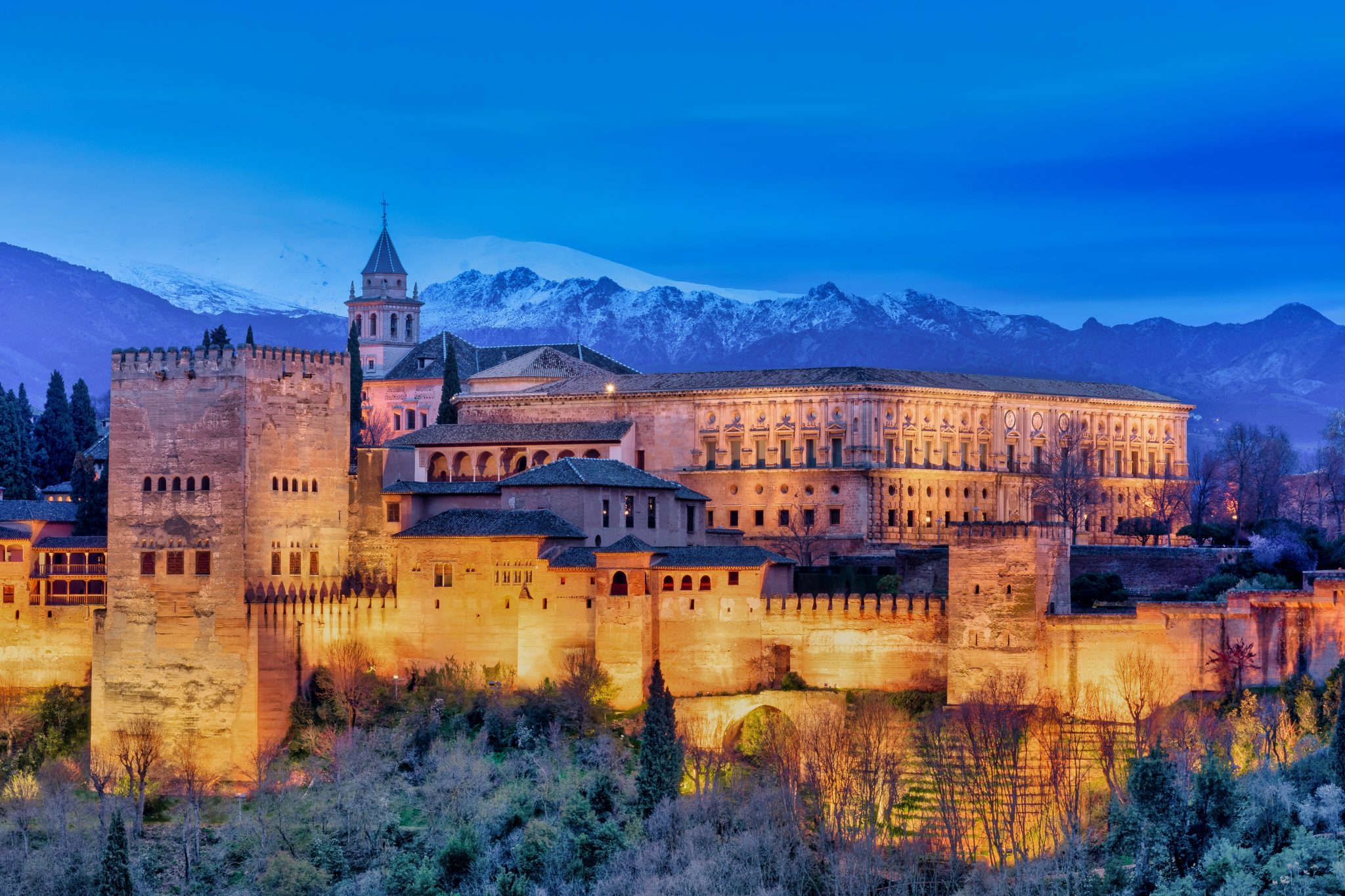 Quien Construyo La Alhambra De Granada